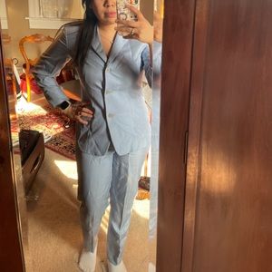 Ann Taylor lite blue 💯 %silk pant suit petite